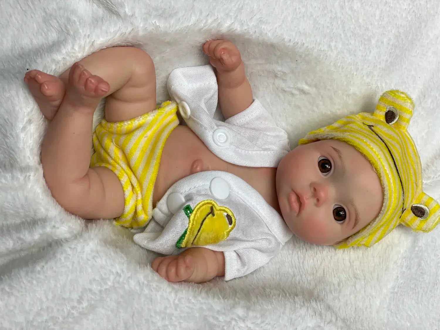 Image of Reborn Baby Dolls 2 Styles Big Eyes Waterproof Silicone Bebe Reborn