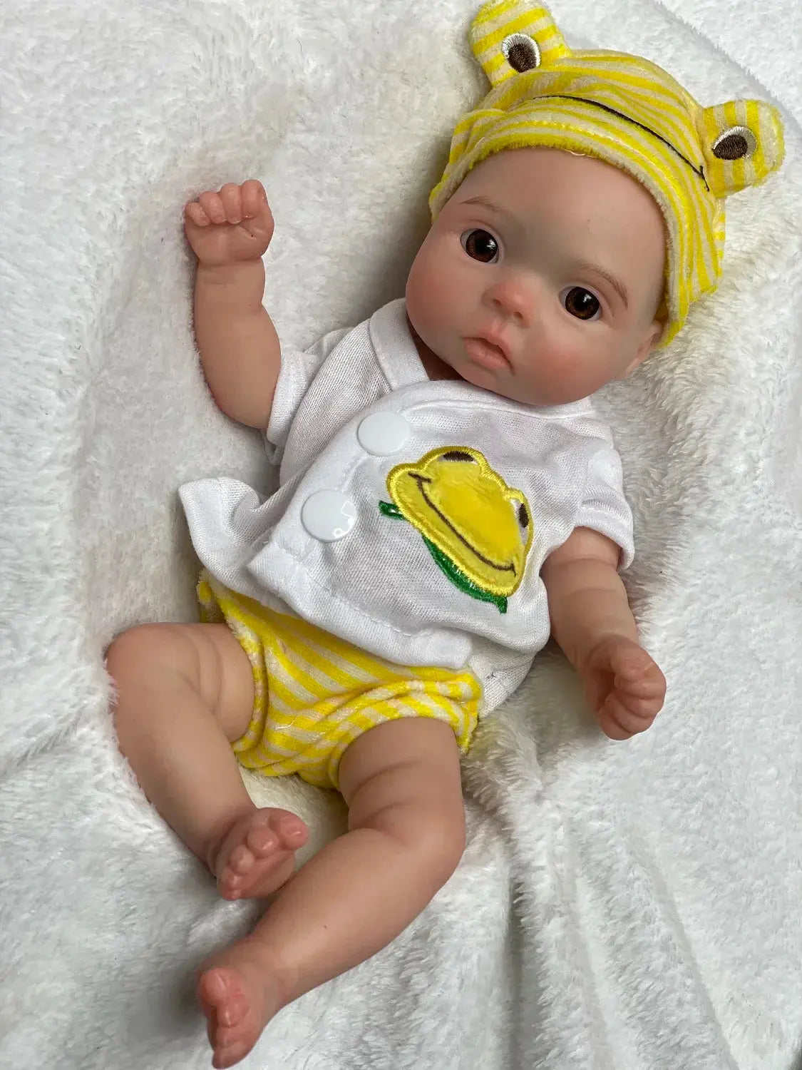 Image of Reborn Baby Dolls 2 Styles Big Eyes Waterproof Silicone Bebe Reborn